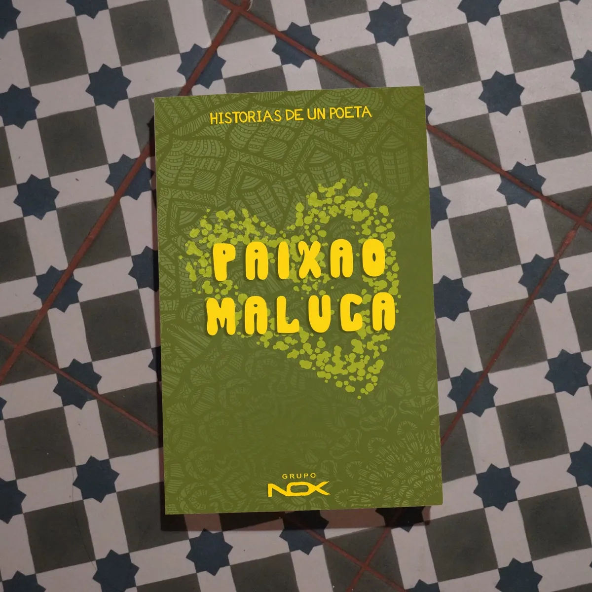 Portada del capítulo VIII, «Paixão Maluca»: un libro de la colección Historias de un Poeta
