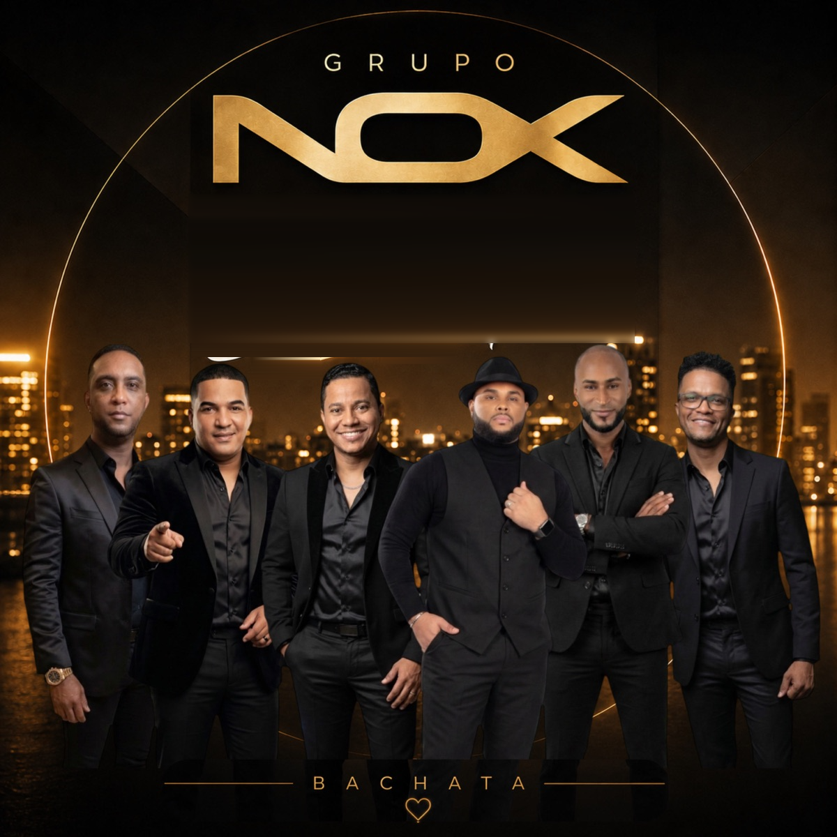 Grupo Nox: seis integrantes vestidos de negro